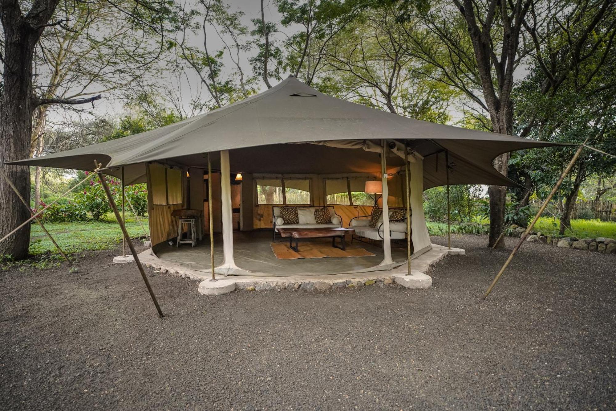 Dolly Farm & River Camp, Luxury Tents Usa River Ngoại thất bức ảnh